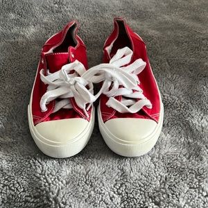 6 Mossimo Red Sneaker.